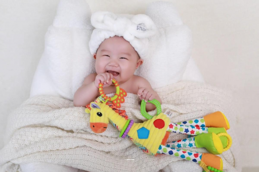 开封怎么判断宝宝是否斜颈 开封怎么判断宝宝是否斜颈